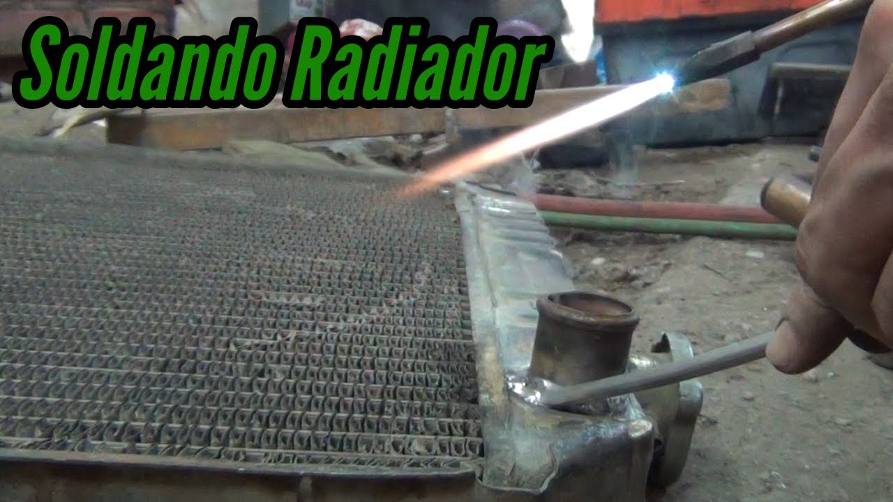 Modificando Radiador y armando cañería para el FORD FALCON