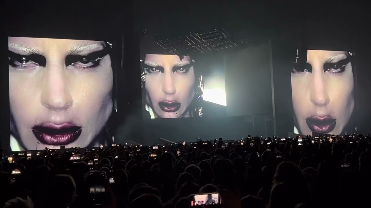 Lady Gaga - Intro + Bad Romance ( Chromatica Ball Arnhem ) 26 July 2022