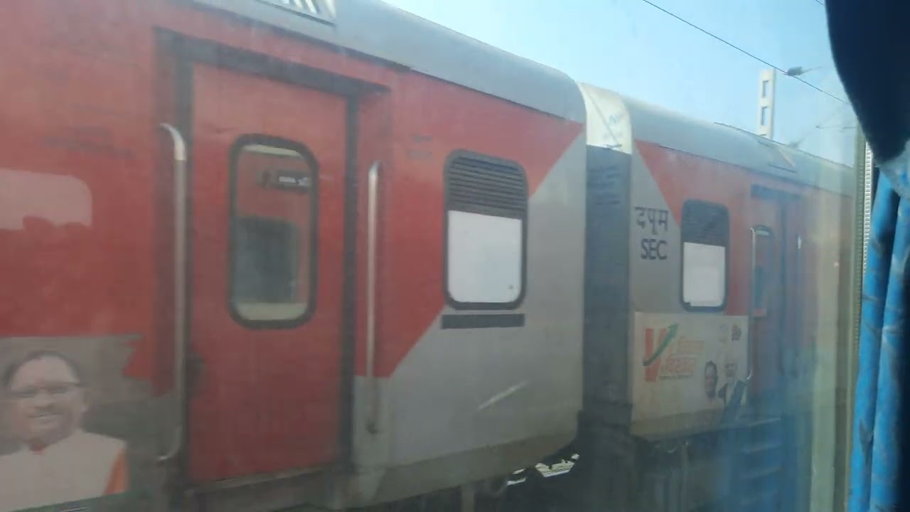Parrel race between humsafar exp and intercity exp💀☠️