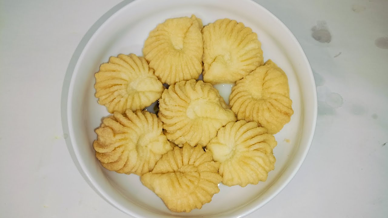সুজির দুধ পাকন পিঠা, মুখে দেওয়ার সাথে সাথেই মিলিয়ে যাবে || Sujir Pitha Recipe
