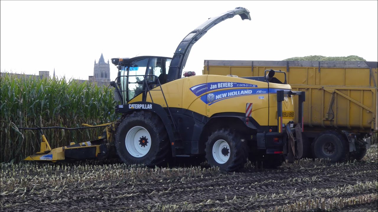 Jan Bevers mais hakselen 2021 (1) , 2 x New Holland FR 700