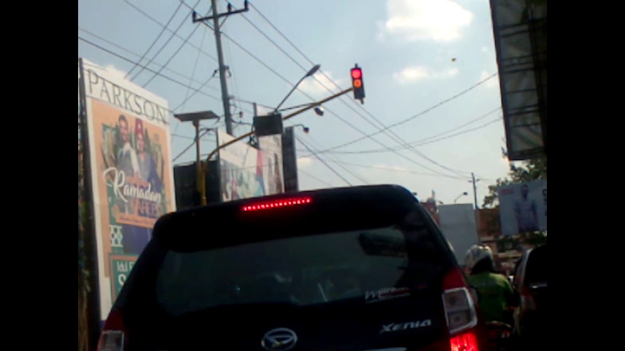 Qumicon Traffic Light with Red and Amber before Green