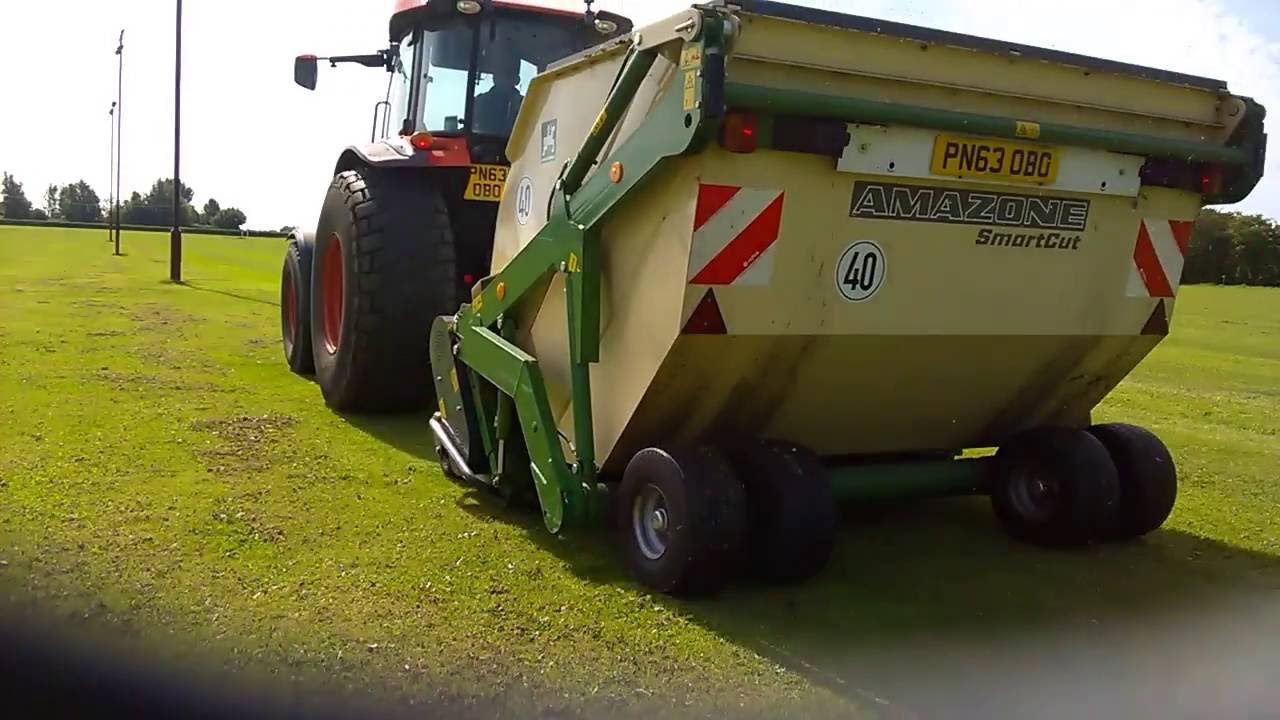 Grass Cutting with the Amazone Smartcut
