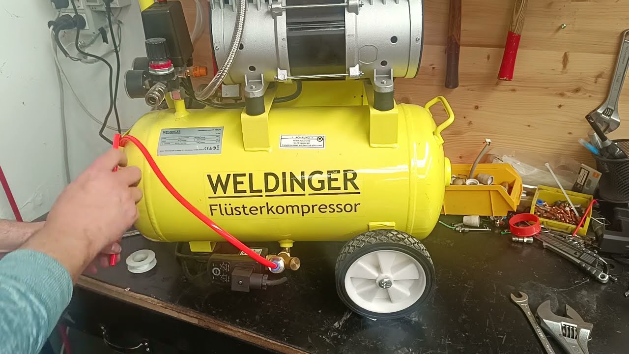 Montaggio scarico acqua condensa automatico sul nostro compressore silenziato Weldinger
