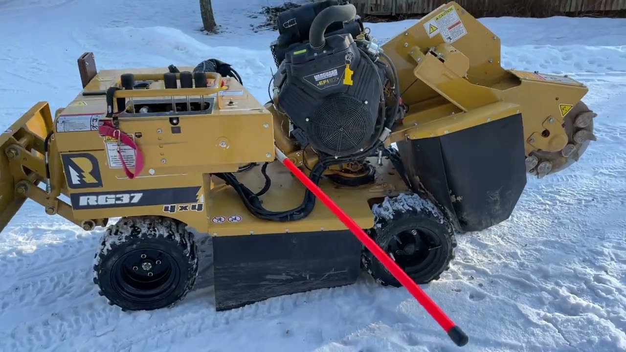 K&ouml;p Stubbfr&auml;s Rayco RG37 4x4 p&aring; Klaravik