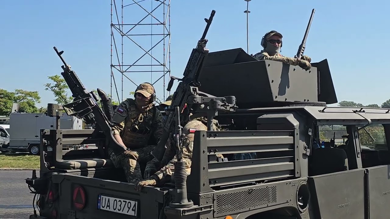 15.08.2023 Wielka Defilada Niepodległości w Święto Wojska Polskiego- Silna Biało - Czerwona .
