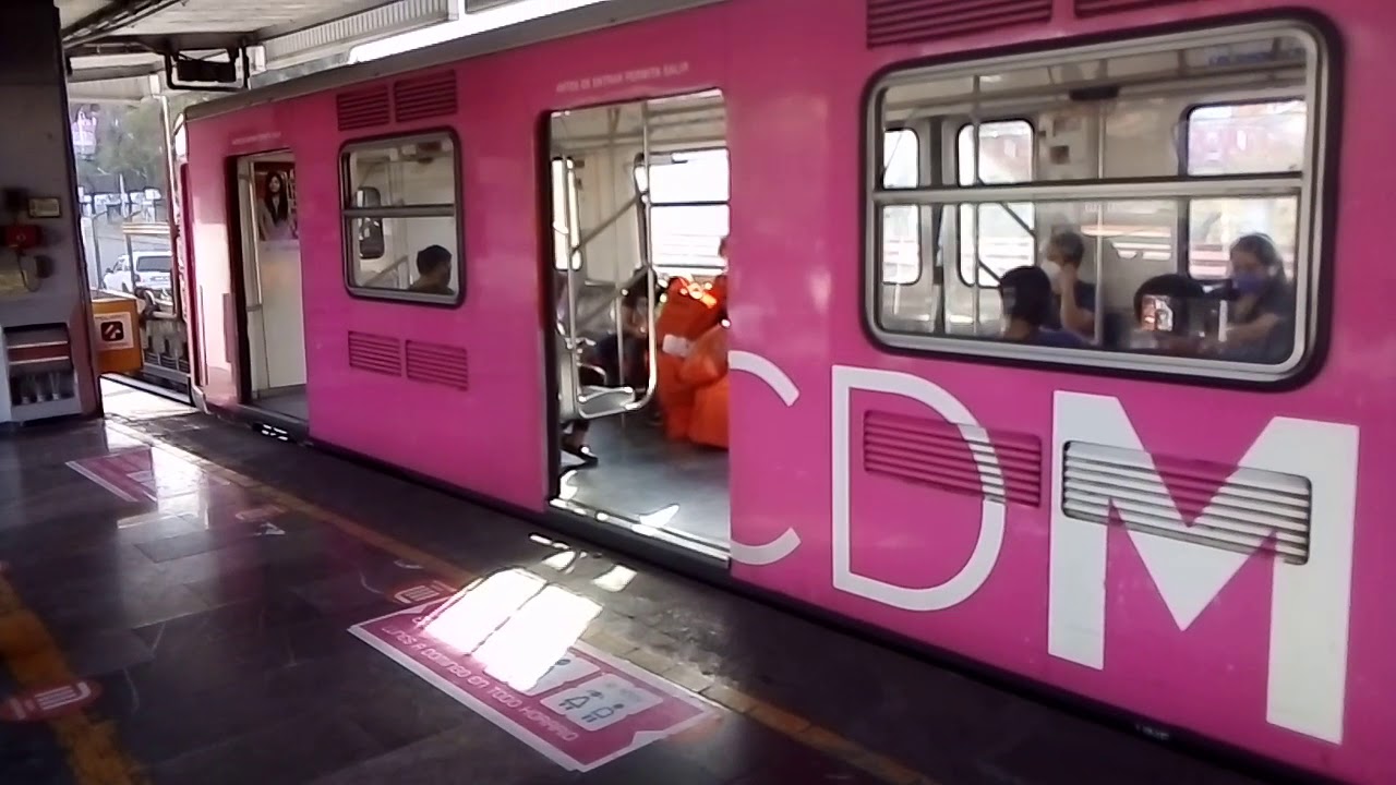 Trenes NM-02 por la estación Portales, Línea 2. Leer descripción.