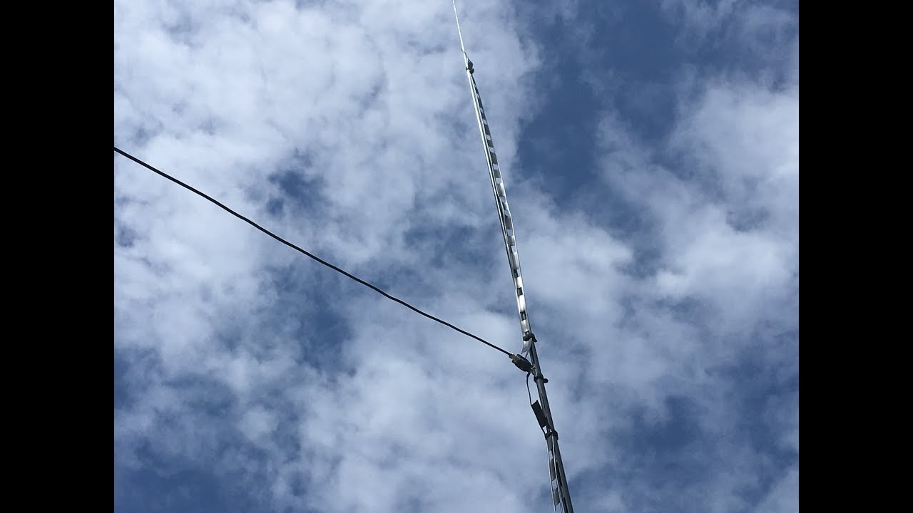 Shortening a Dipole Antenna by Linear Loading