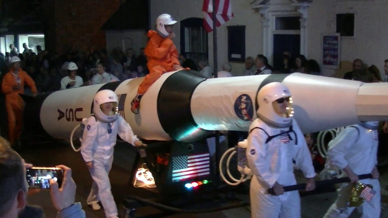 Ringwood  Carnival Evening Procession 2019