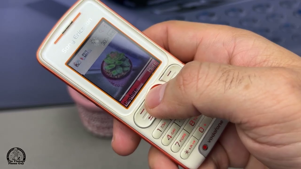 Sony Ericsson W200i, настоящий телефон Walkman 0112