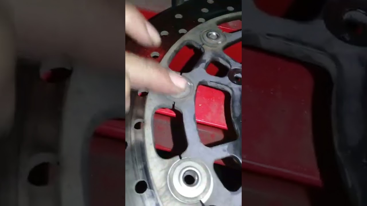 BMW , DISCOS DE FRENOS RUIDOSOS POR FATIGA EN LOS REMACHES