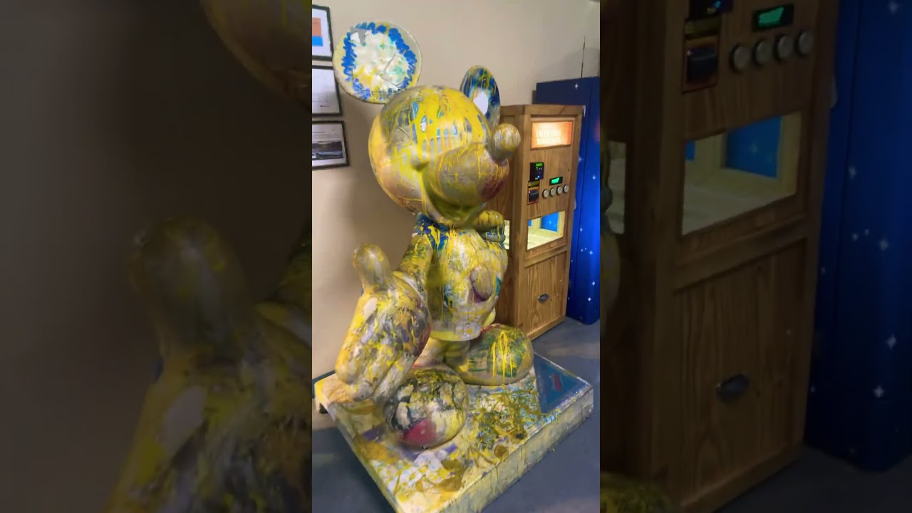 THE SECRET DISNEY OUTLET STORE 