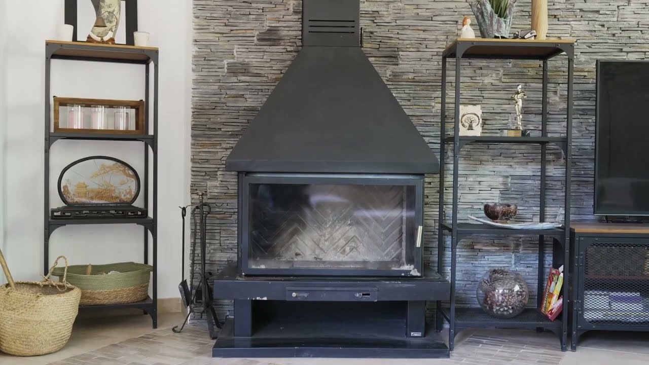 Malowanie kominka. Pintyplus Tech farba żaroodporna do 600&ordm;C w sprayu.