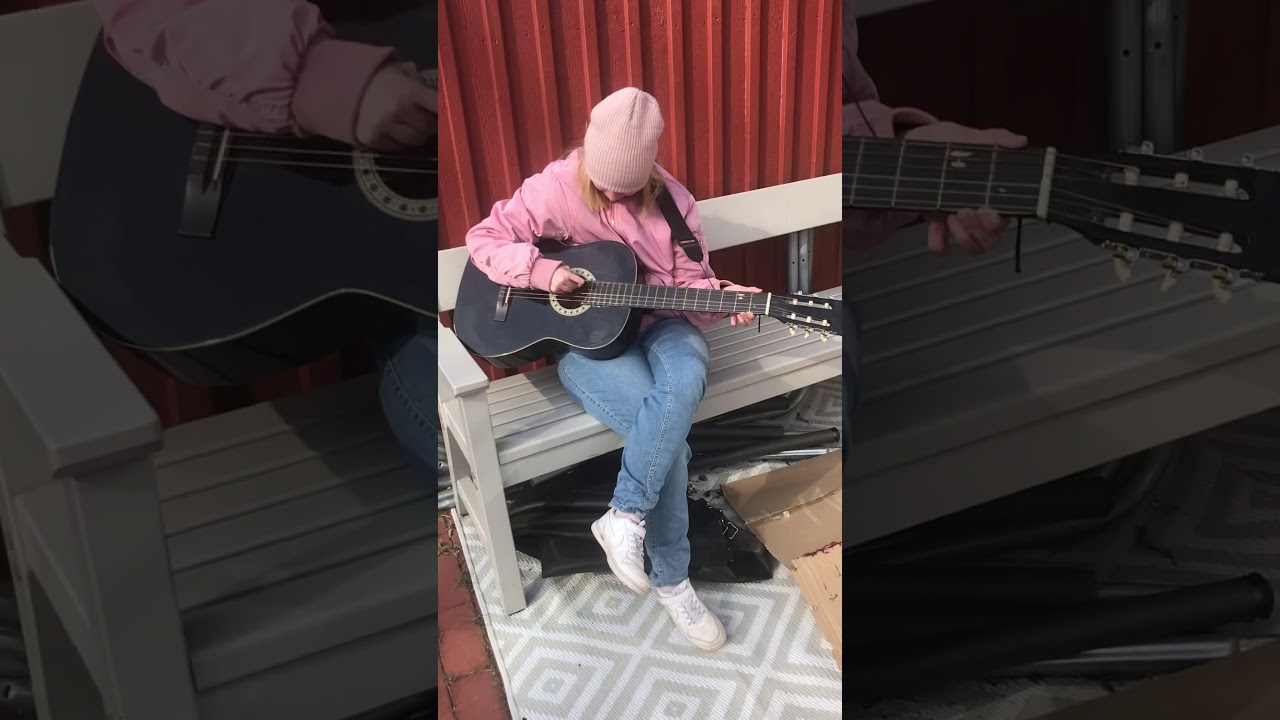 V&auml;rldens modigaste Linda som v&aring;gar att &ouml;va spela gitarr utomhus