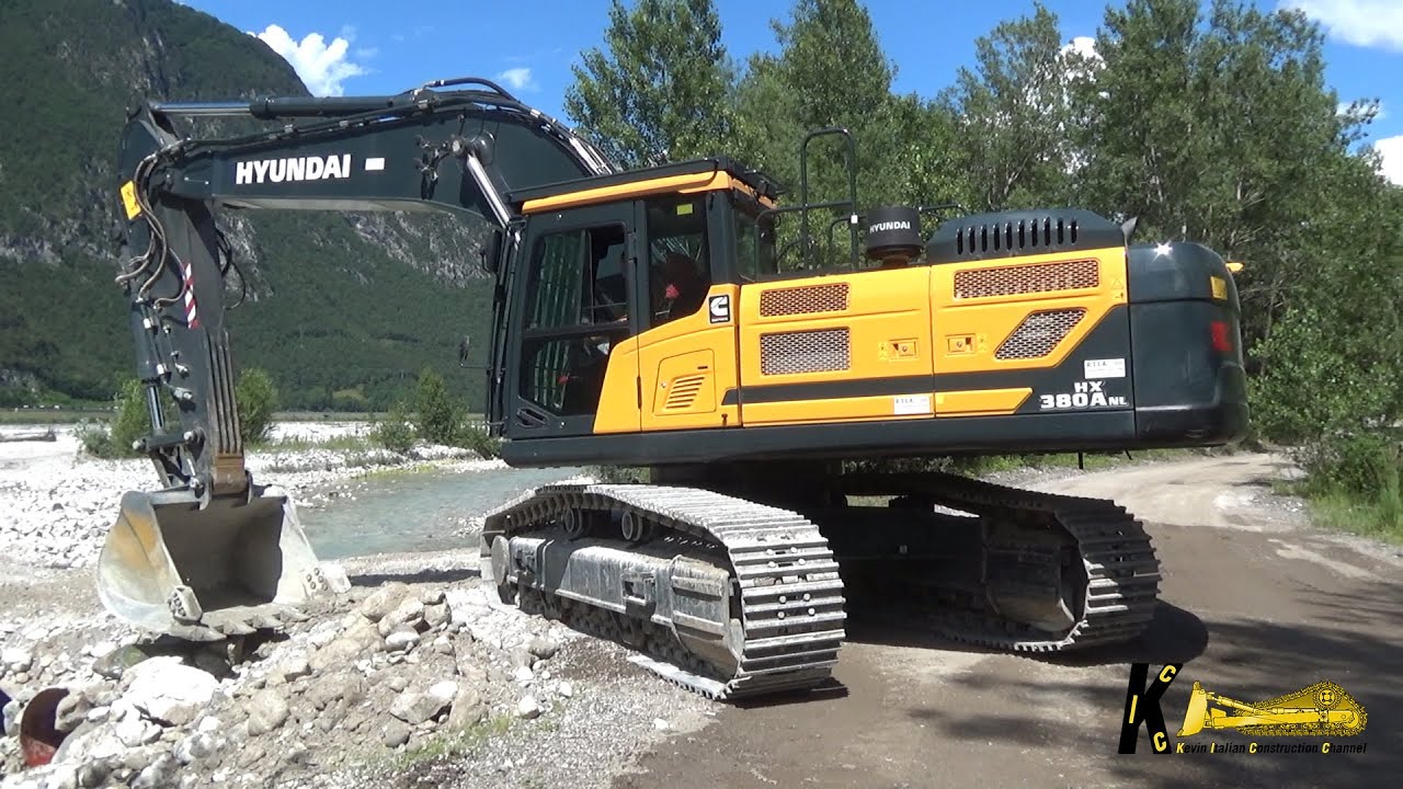 NUOVO ESCAVATORE HYUNDAI HX380 COSTRUZIONE GUADO nel Fiume #digger #heavyequipment #excavator