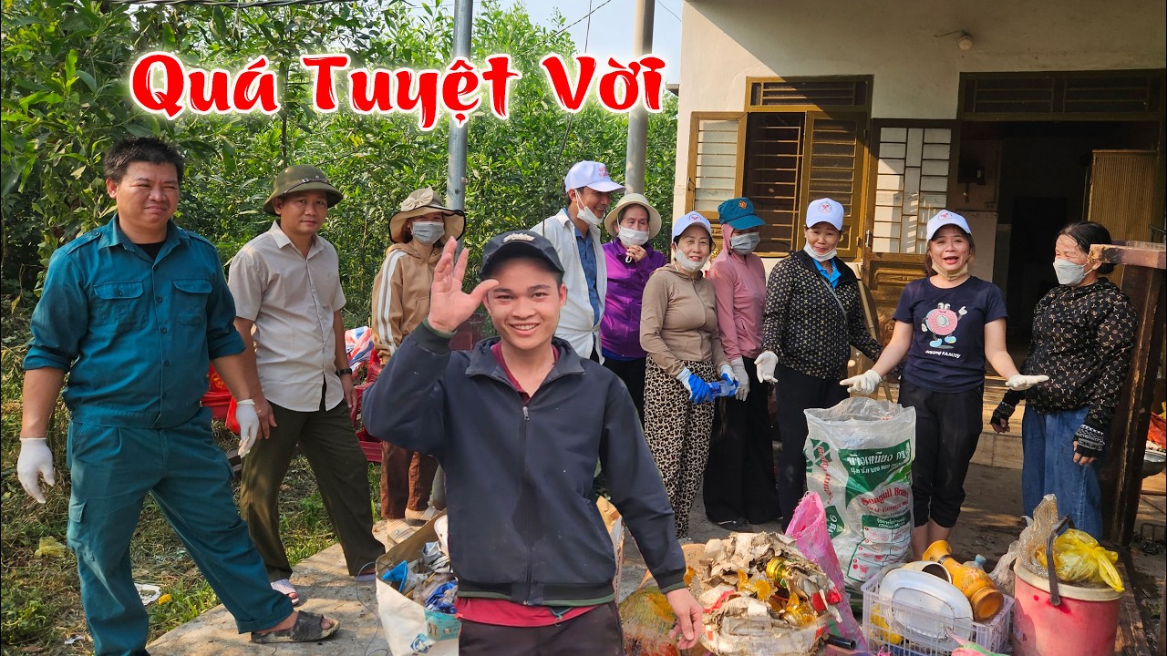 Qu&aacute; tuyệt vời, gần 20 C&ocirc; Ch&uacute;, anh Chị tới gi&uacute;p Cu Nhỏ dọn vệ sinh nh&agrave; cửa.