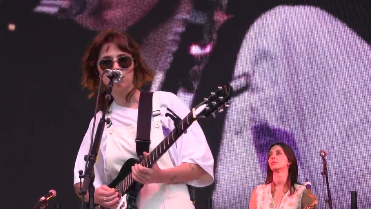 Clairo - Alewife (Re:SET Forest Hills Stadium, NYC 6/17/23)