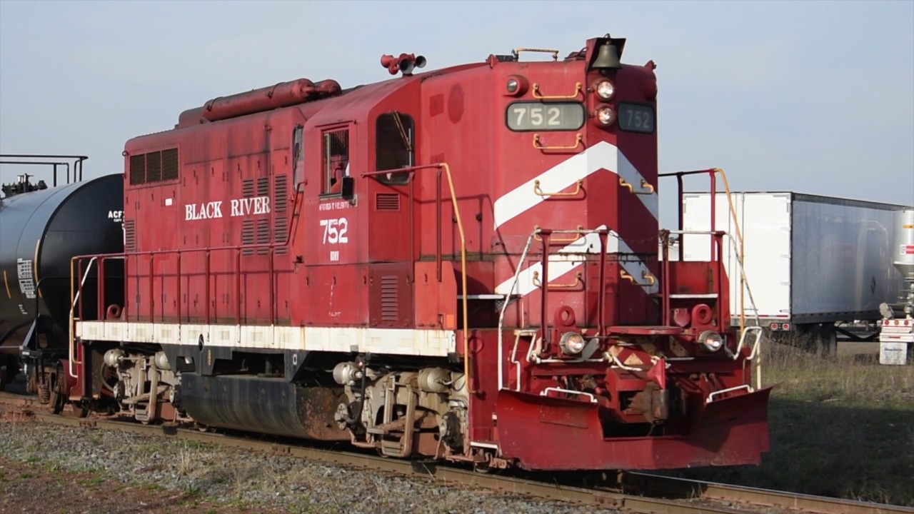 Black River GP9 752 Working Hillsborough NJ