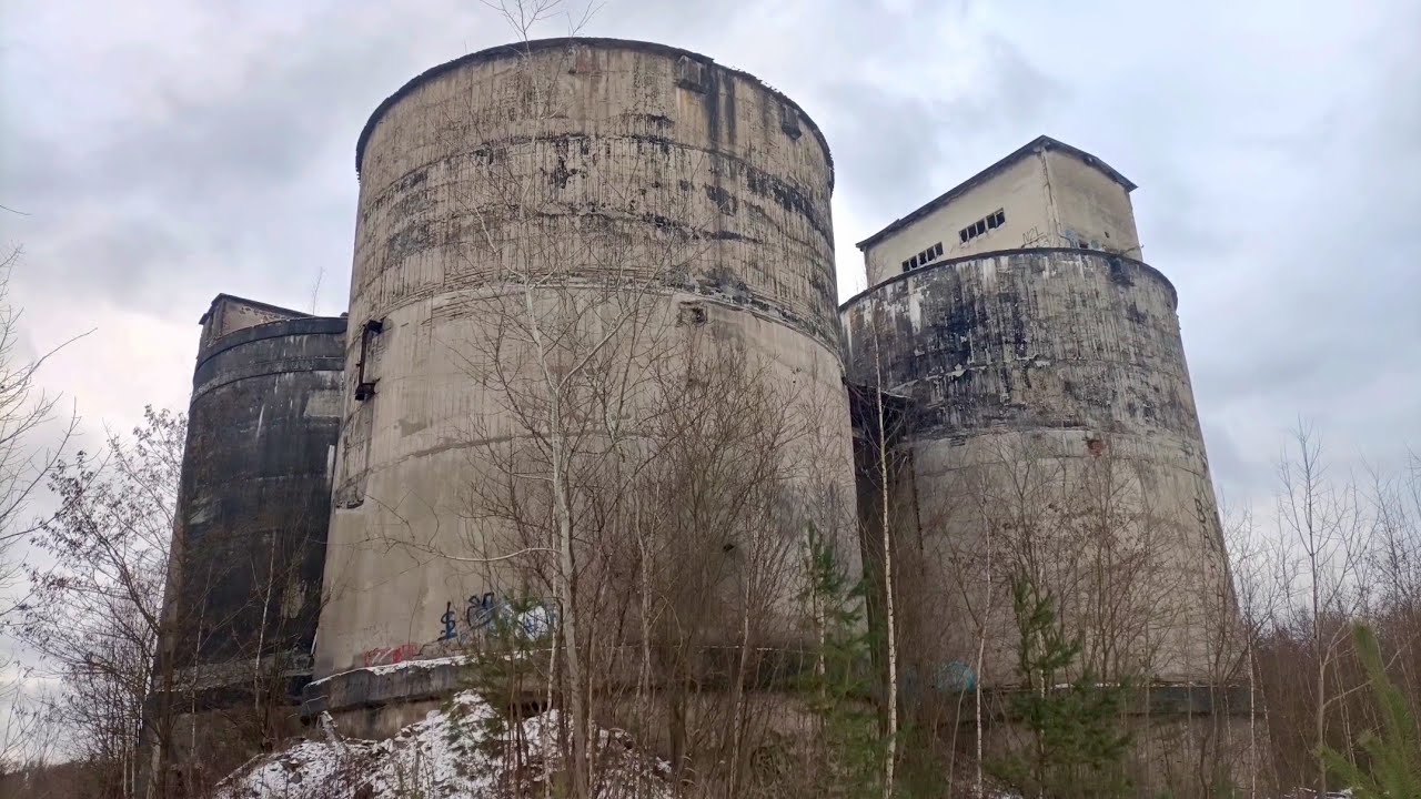 Wchodzimy do silosów. Urbex w opuszczonej cementowni w Jaworznie.HD grudzien  2025