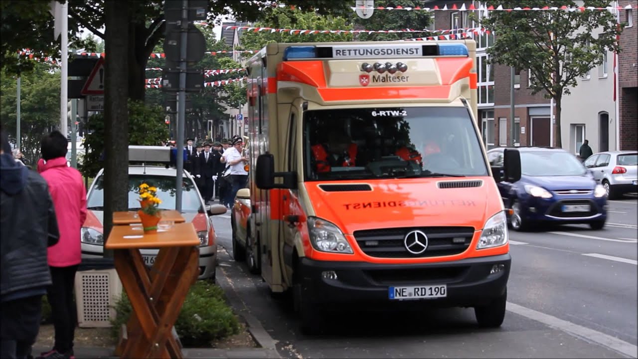 2x RTW 2x NEF Alarmfahrt Neuss Furth (beschreibung)