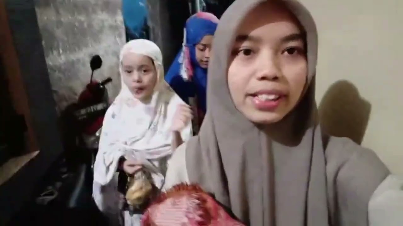 Sehari yang terpakai dengan baik.Tarawih bareng untuk pertama kalinya dan itu menyenangkan 🤎📒