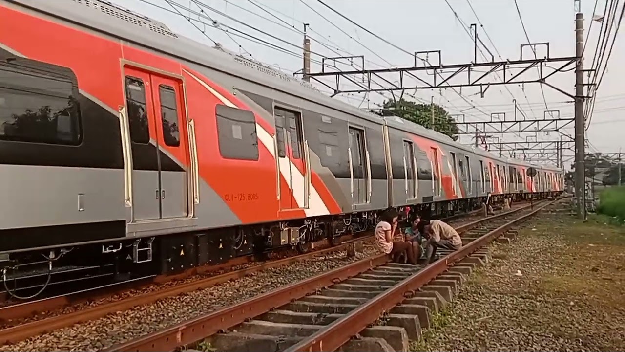 KRL CRRC masuk dipo depok #keretaapi #krlcommuterline #krlcommuterline #keretabaru #crrc