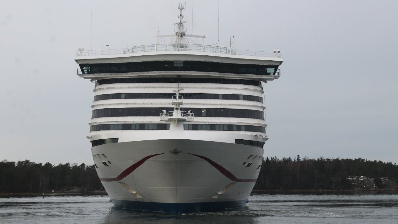 M/S Viking Cinderella turning around in Mariehamn | 27.02.2019