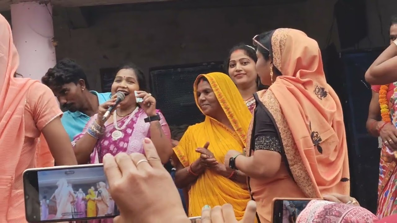 वायरल मंजू मोहिनी के गाने पर सभी लोगों ने झूम कर डांस किया 💃💃