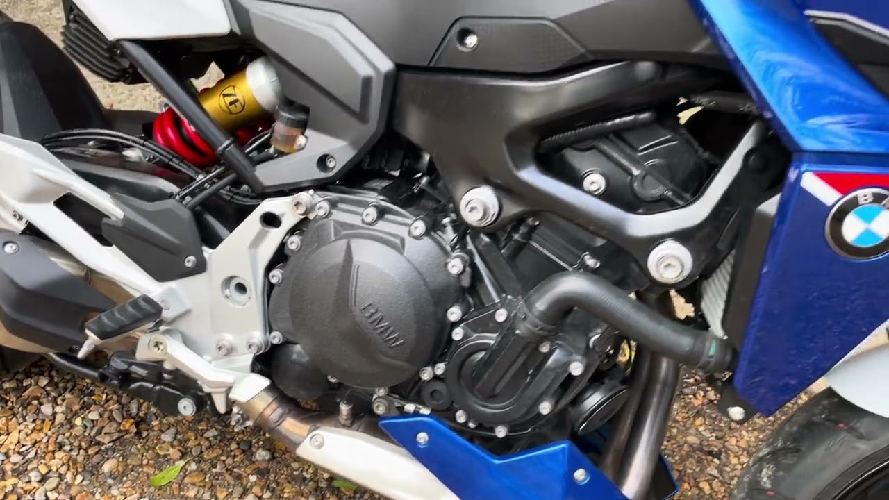 BMW F900R 2023 with One Owner, Full Service History and only 2735 Miles  www.motorcyclecentre.com 