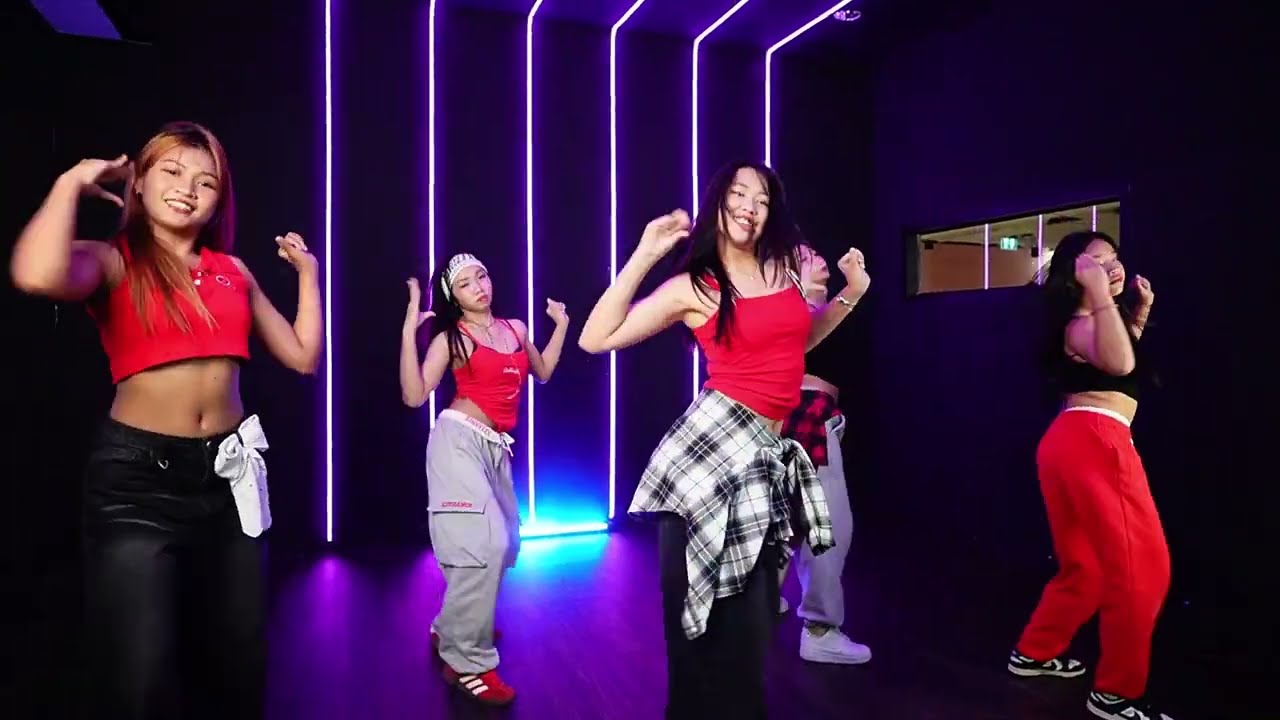 TOBII - HOTEL LOBBY  | CATZY STUDIO | MINIZIZE CHOREOGRAPHY