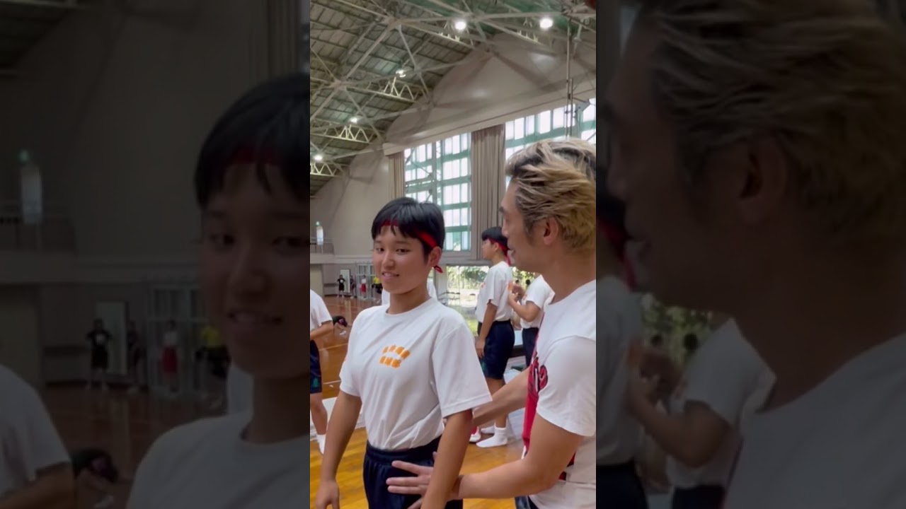 女子バレーボール部まとめて整体。袋井商業高校に出張整体。秒速で治せ！コレが一撃整体