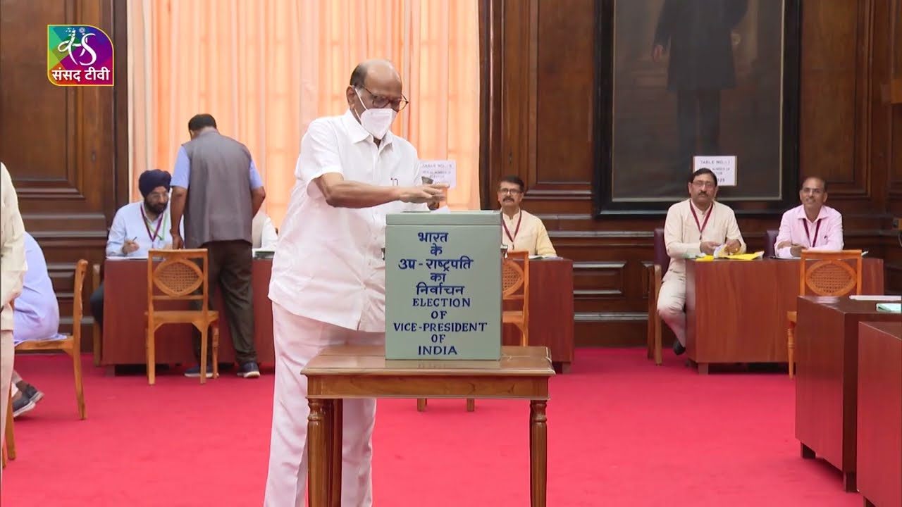 RS MP Sharad Pawar casts vote for the Vice Presidential Election 2022