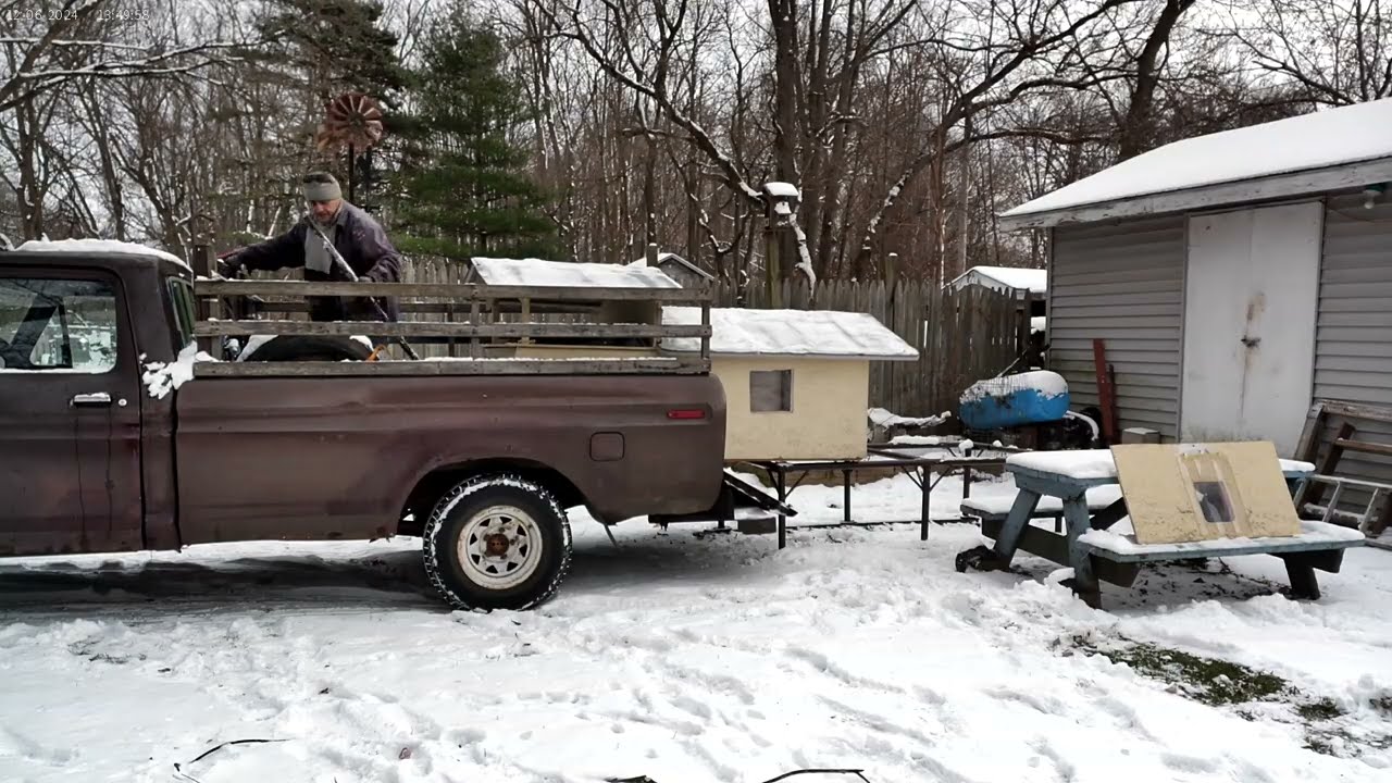 Unloading cat house