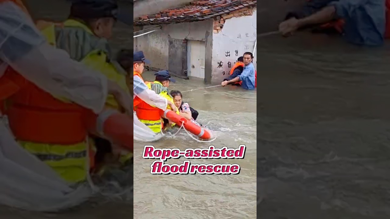 Rope-assisted flood rescue in east China's Fujian
