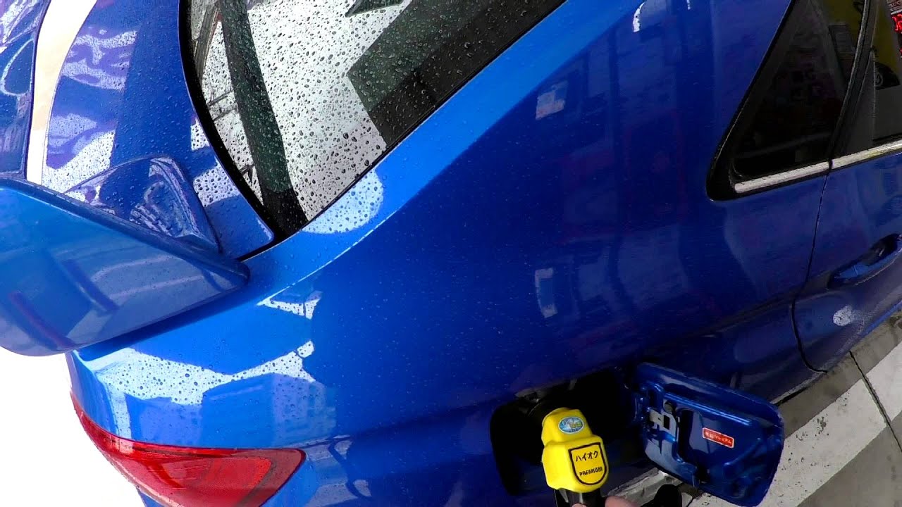 セルフスタンドでインプレッサにガソリンを給油 ガソリンの買い方とお釣りのもらい方