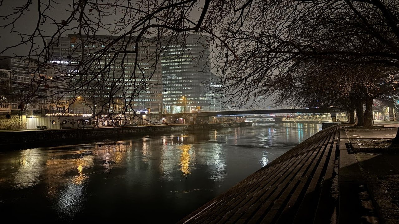 Vienna Midnight Walk 🌙 Danube Canal to Schottenring | 4K 30fps Night ASMR City Ambience