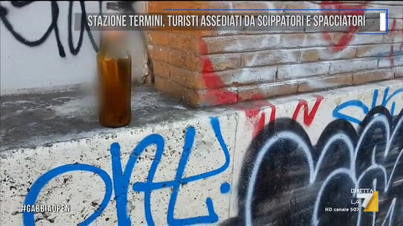 Stazione Termini, turisti assediati da scippatori e spacciatori