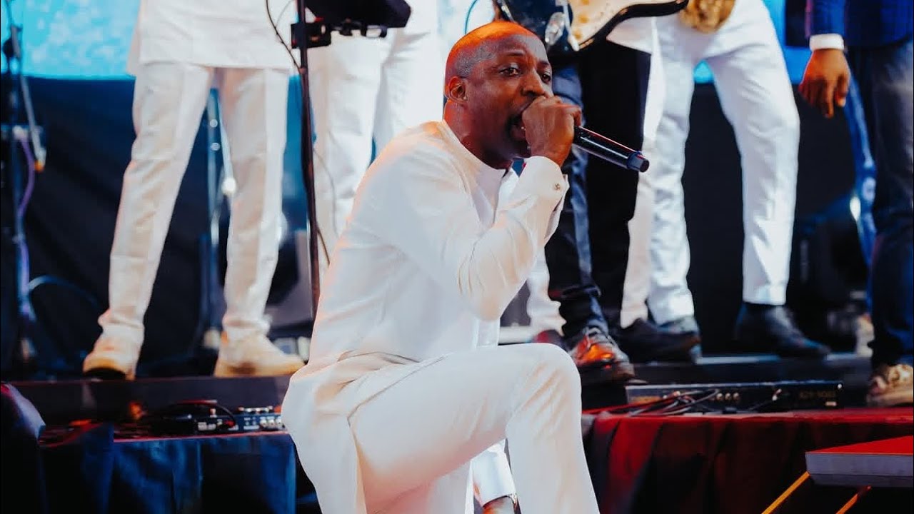 POWERFUL WORSHIP EXPERIENCE WITH MINISTER DUNSIN OYEKAN |