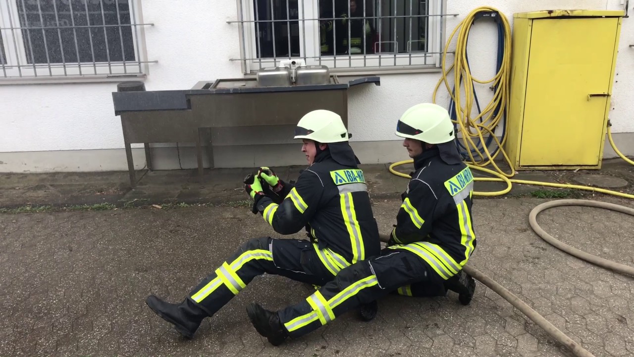 Strahlrohrtraining - Feuerwehrausbildung- www.iba-nrw.de