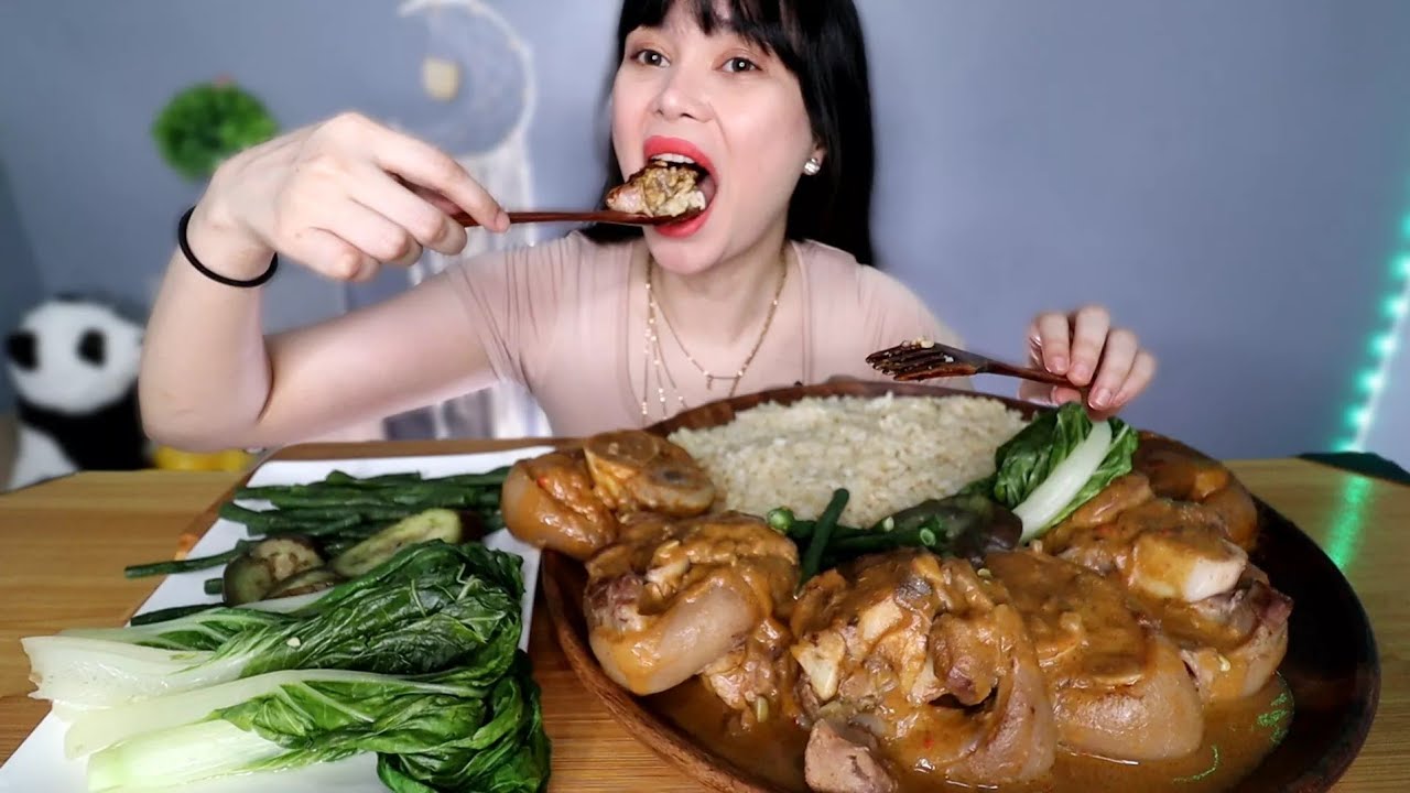 PORK PATA KARE KARE MUKBANG