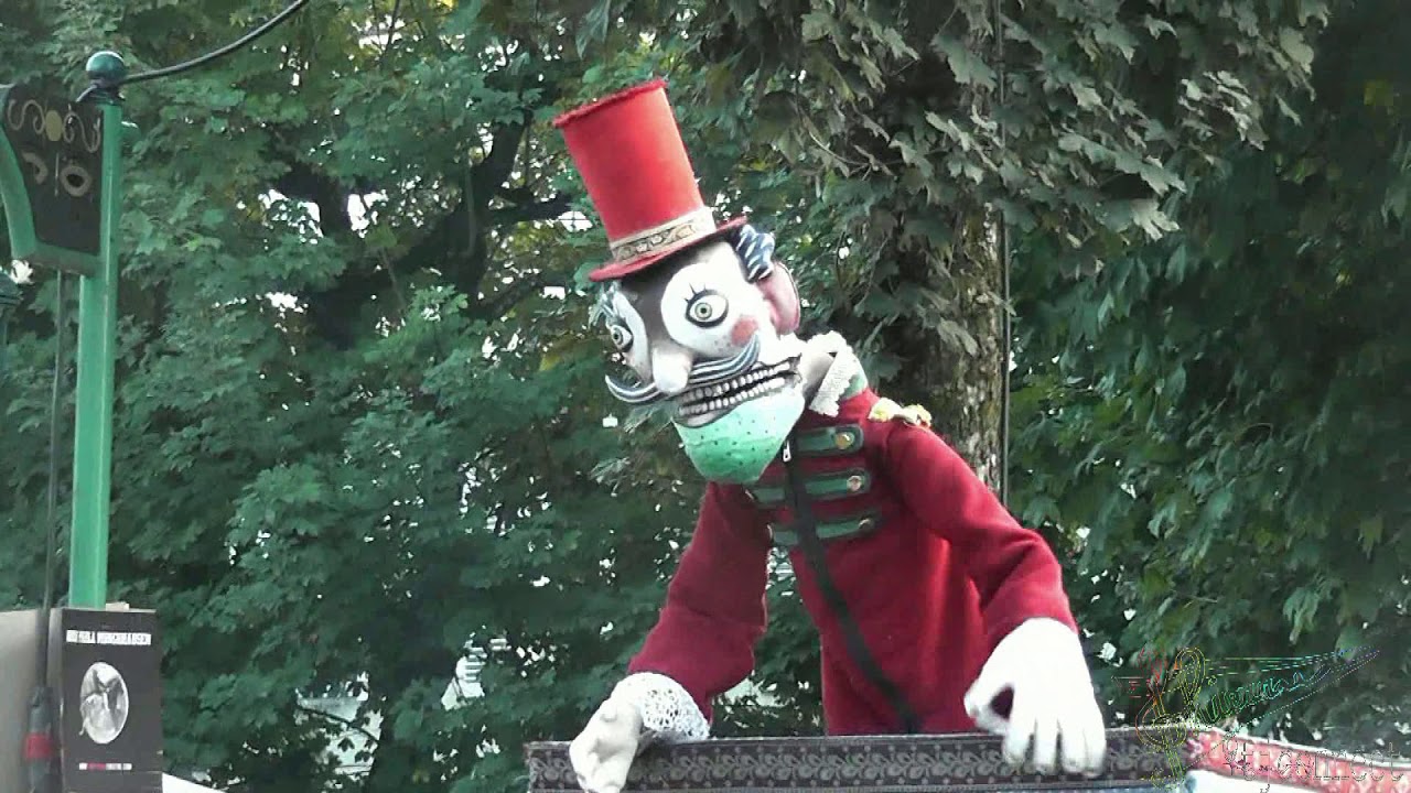 (Ambiance) Charleville Festival mondial des Marionnettes 2017