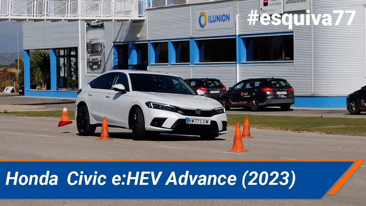 Honda Civic e:HEV 2023 - Maniobra de esquiva (moose test) y eslalon | km77.com