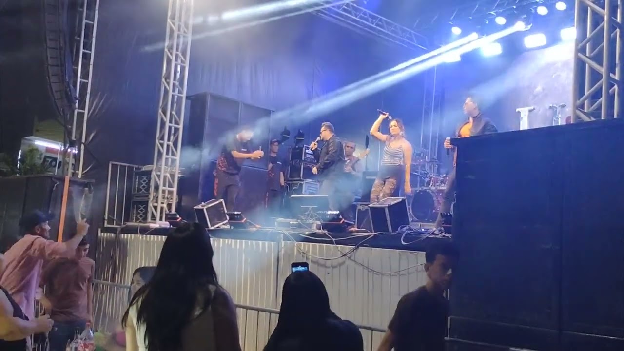 Banda encantus em cercadinho dia 12 de dezembro 