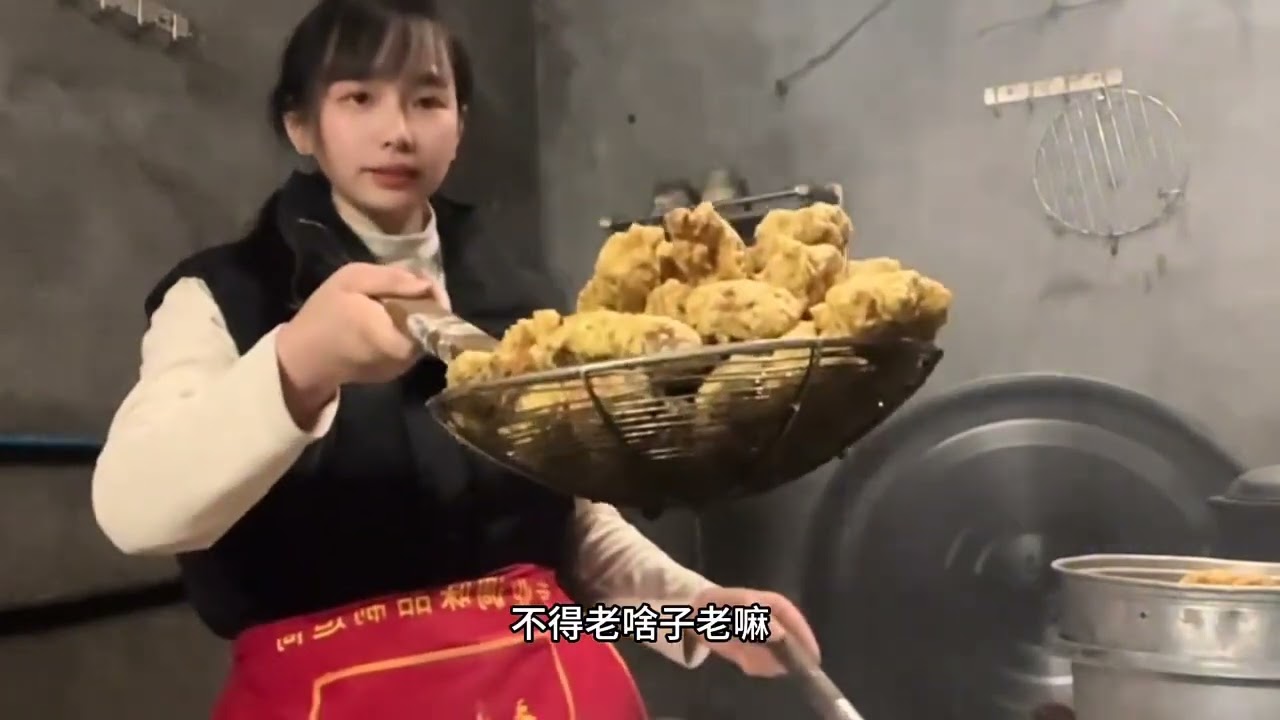 炸酥肉，红薯凉粉，还是小时候妈妈做的那种味道，纯天然绿色的，就是香??！#农村柴火灶 #美食教程 #农村柴火饭 #家乡味