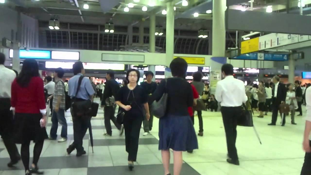 品川駅 台風 09-21-2001 Shinagawa Station delay during typhoon