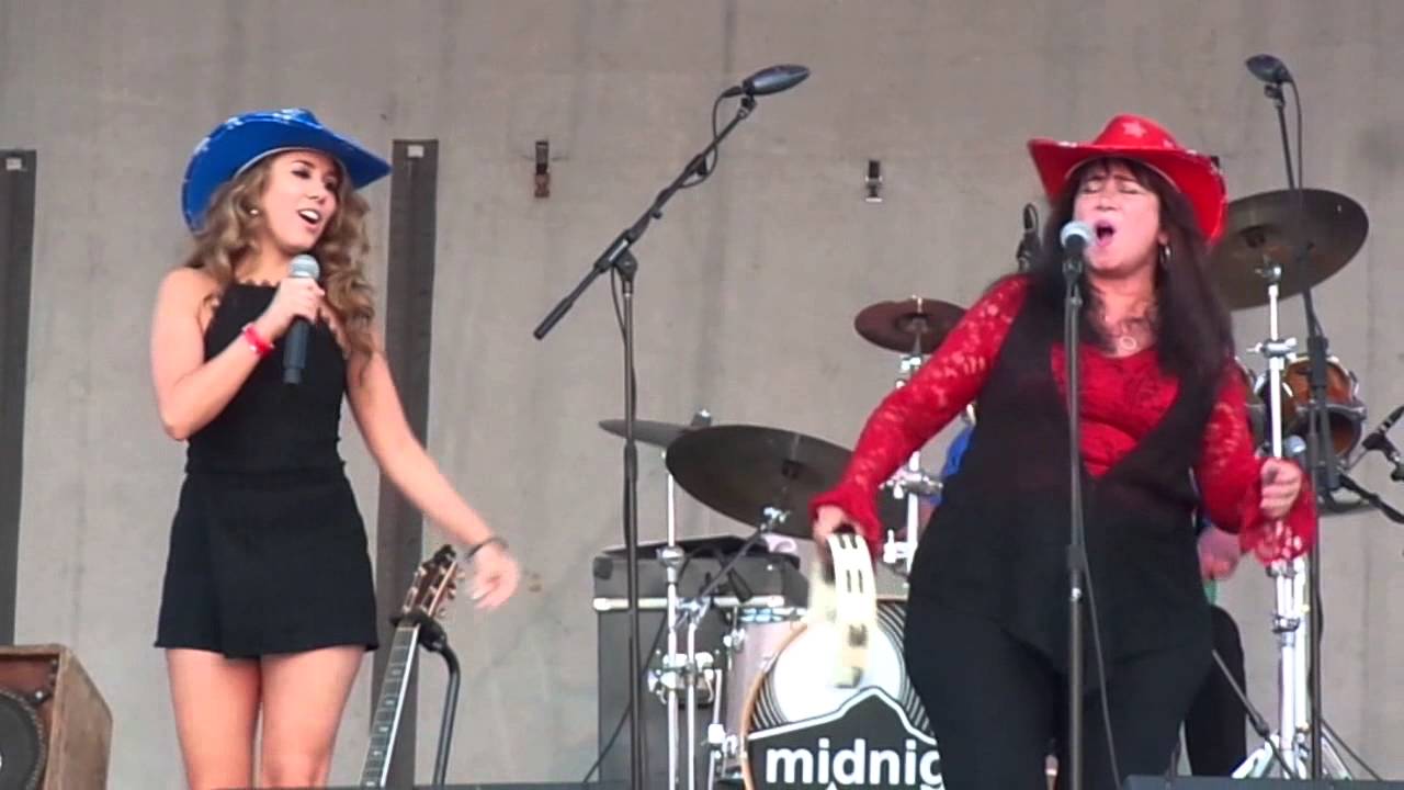 Midnight Rocks the Runway - Haley & Mom sing: 