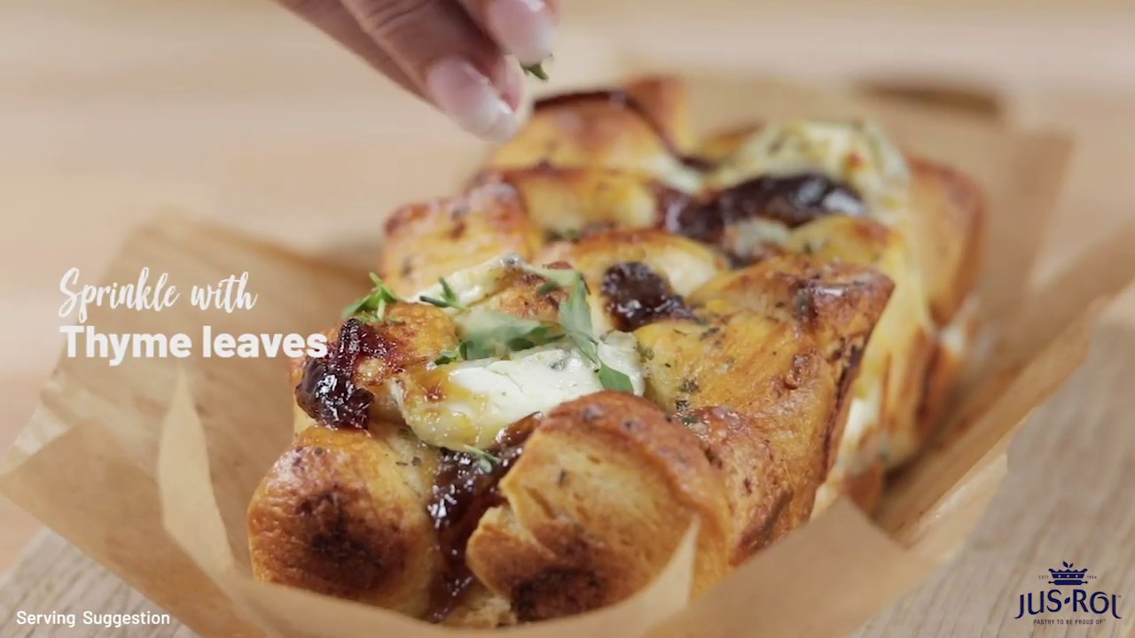 Easy Goat&rsquo;s Cheese & Onion Chutney Tear & Share Bread Recipe | Jus-Rol