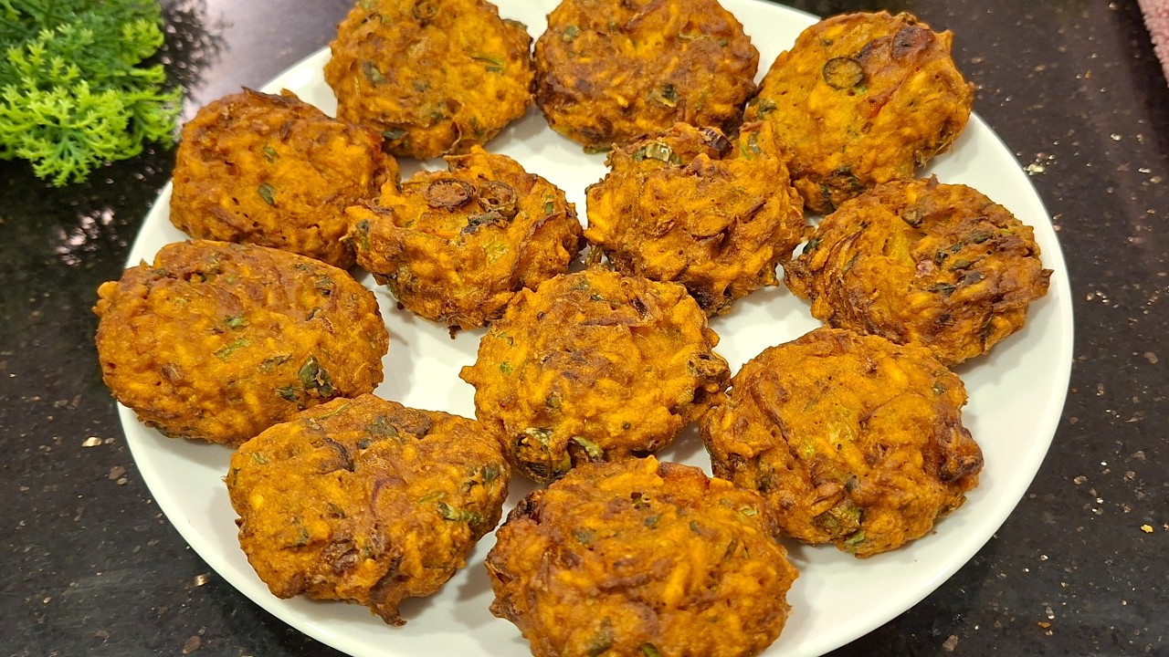 মুড়ির মধ্যে ডিম দিয়ে ঝটপট এত মজার রেসিপি হয় দেখেই বানিয়ে খেতে ইচ্ছে হবে! Murur Moddhe Dim Recipe