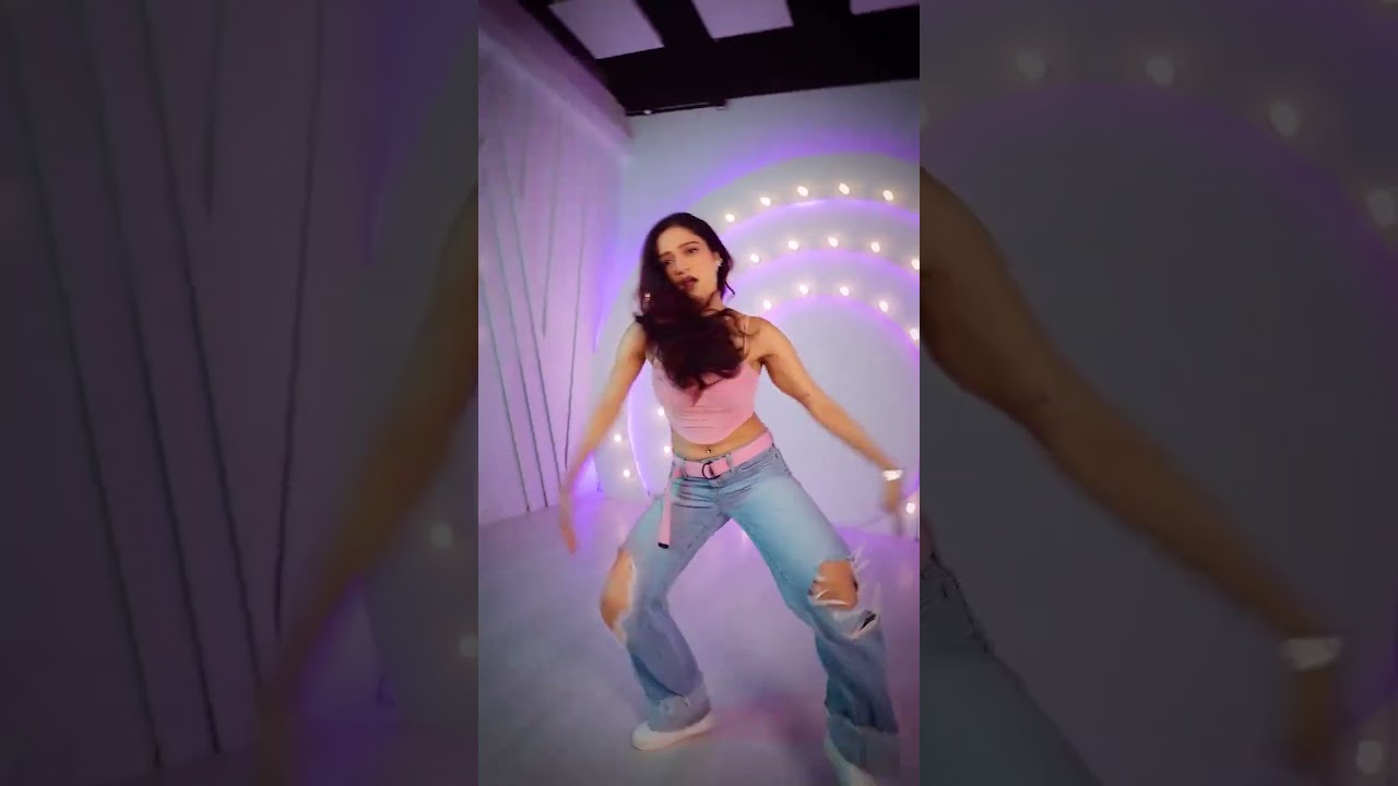 Плавные движения и плавные переходы при участии Сонали 💃🏻✨