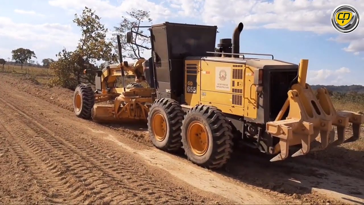 PATROL LEVANTANDO E ABAULANDO ESTRADA ESTREITA/Motoniveladora/Patrola/Road Grader/Motor Grader GD655